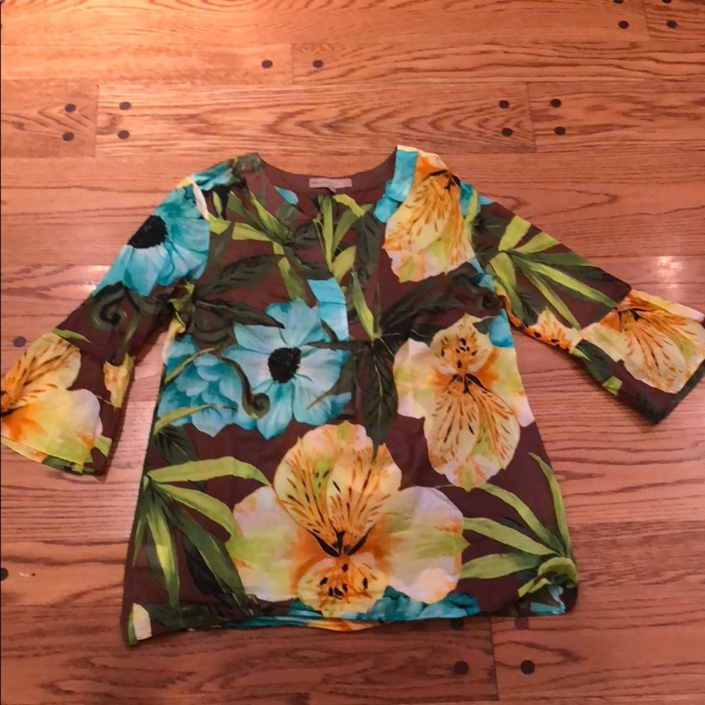 🏝 Tommy Bahamas flared sleeve top 🏝